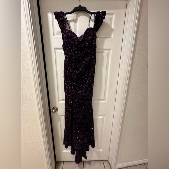 Dark purple prom dress - Picture 1 of 7